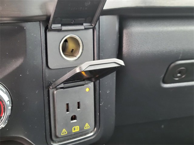 Used 2024 Ford F450 Lariat image 29