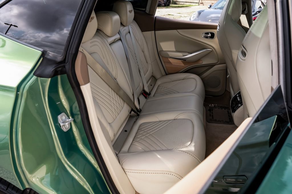 Used 2021 Aston Martin DBX image 44