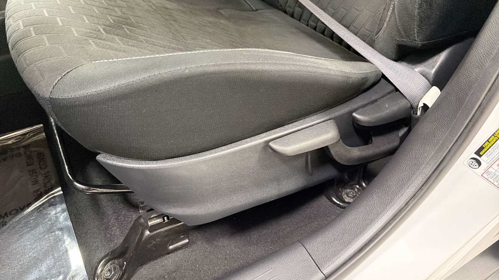 Used 2021 Nissan Kicks SV FWD image 14