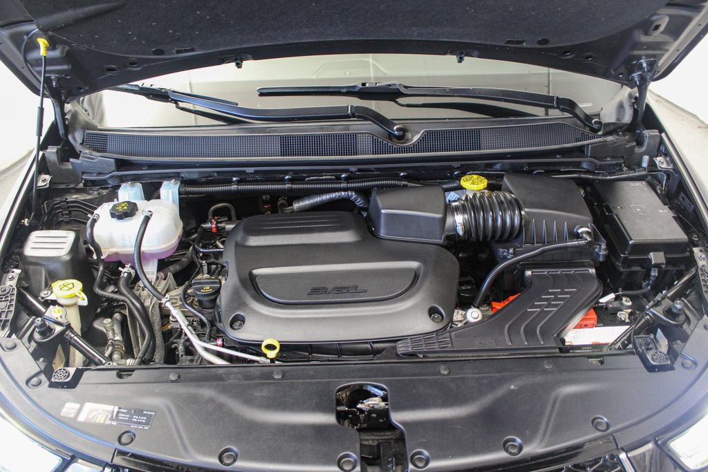 Used 2022 Chrysler Pacifica Limited FWD image 12