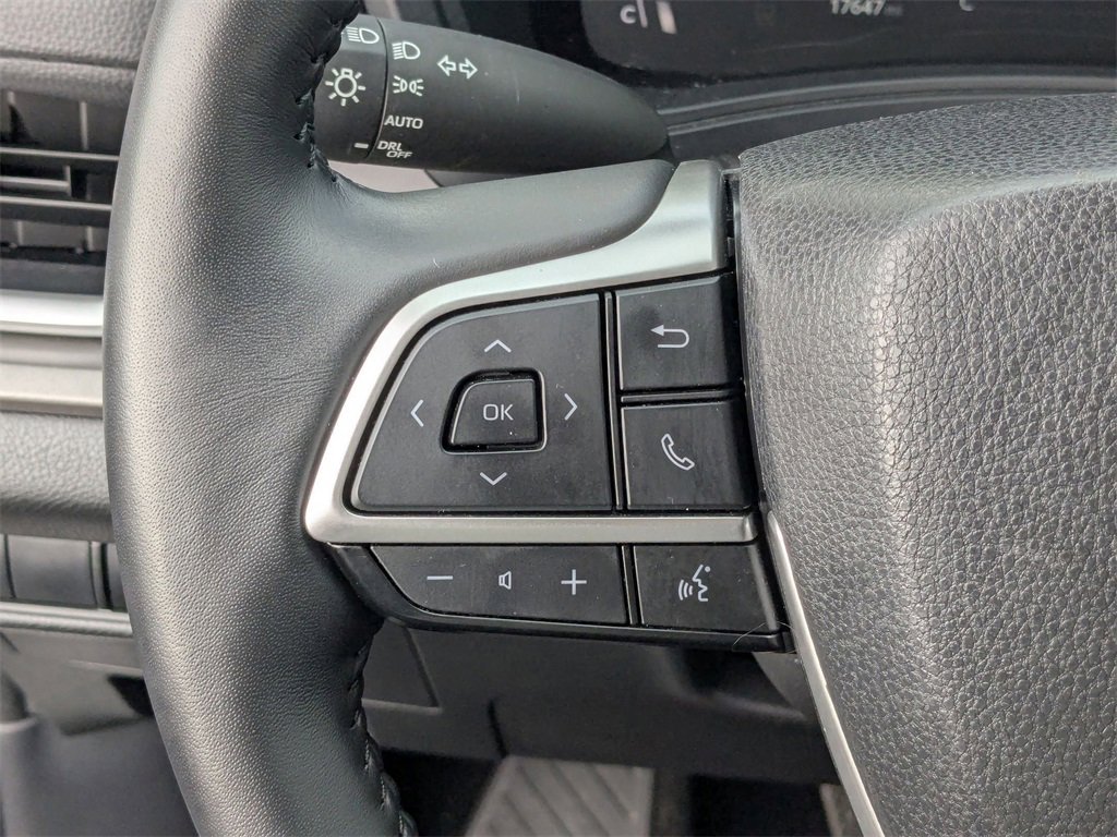 Used 2025 Toyota Grand Highlander AWD image 22