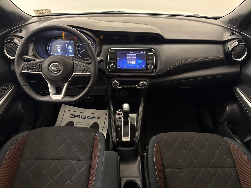 Used 2018 Nissan Kicks SR image 12