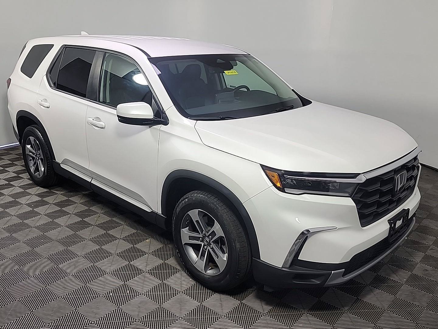 Certified 2025 Honda Pilot EX-L image 2