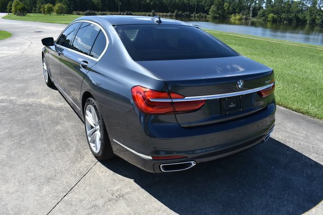 Used 2018 BMW 750i RWD image 9