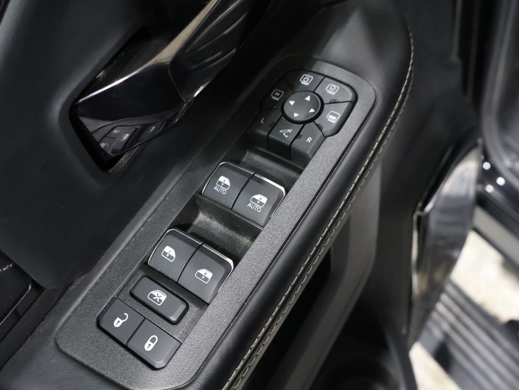 Used 2025 RAM 3500 Limited image 18