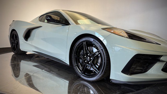 Used 2024 Chevrolet Corvette Stingray Premium Cpe w/ Z51 Performance Package RWD image 19