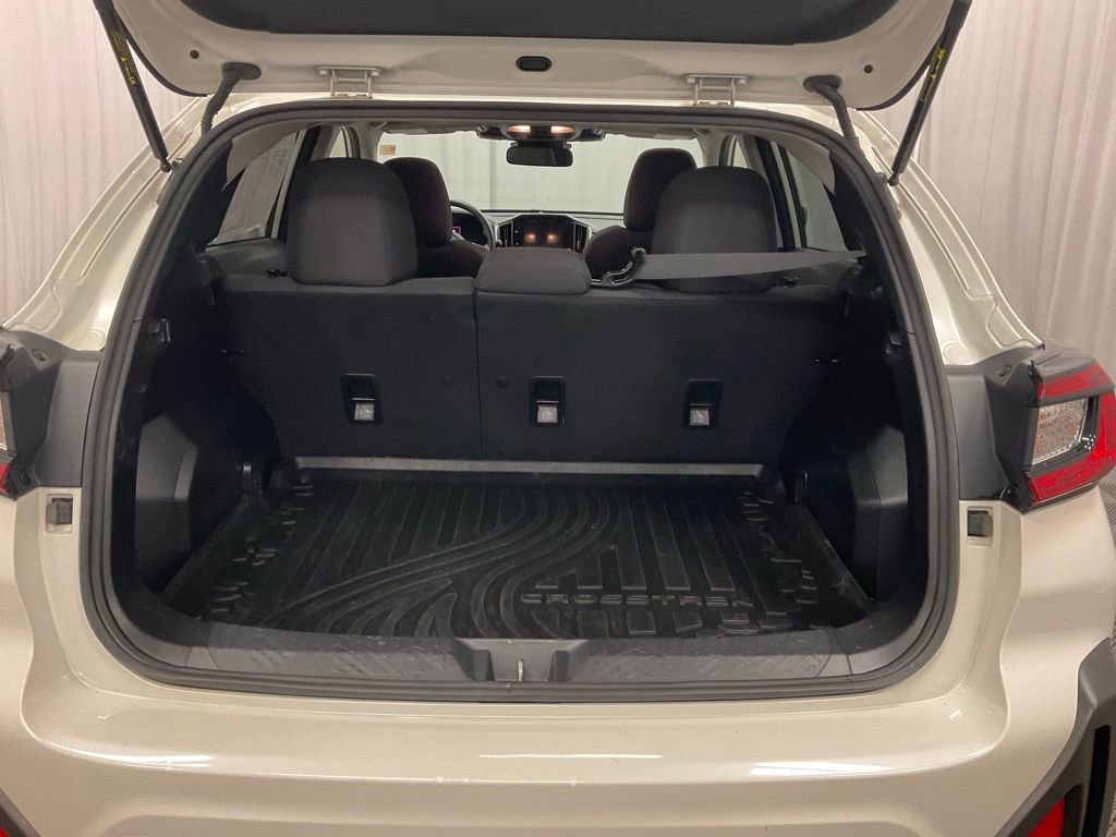 Used 2025 Subaru Crosstrek 2.0i Premium AWD/4WD image 9