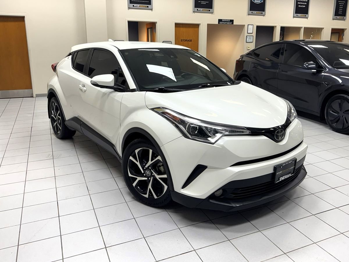 Used 2018 Toyota C-HR XLE image 7