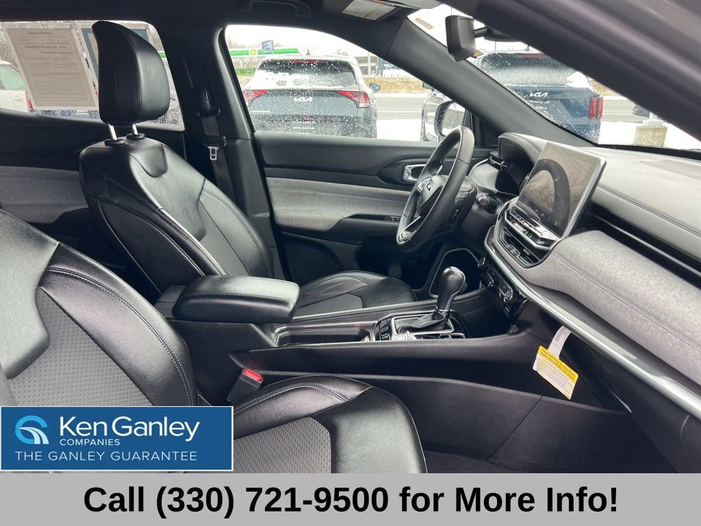 Used 2023 Jeep Compass Latitude image 57