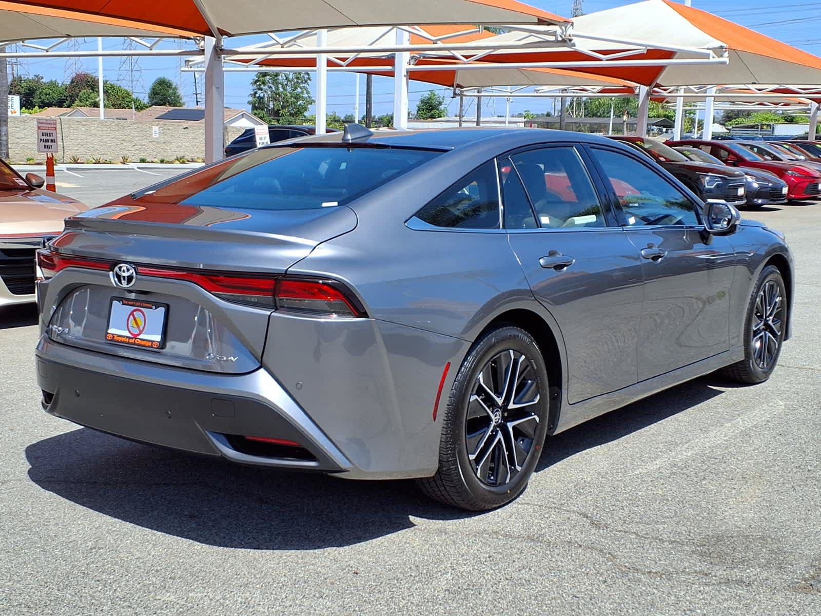 Used 2026 Toyota Mirai RWD image 6