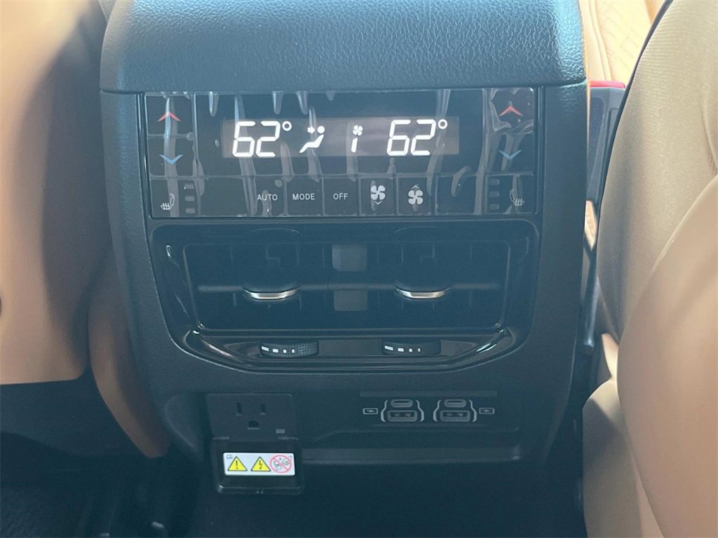 New 2025 Jeep Grand Cherokee Summit image 19