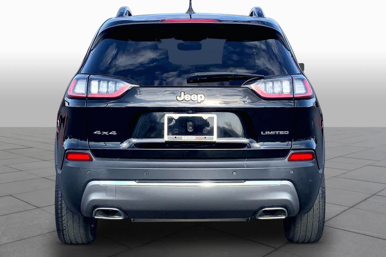 Used 2022 Jeep Cherokee Limited AWD/4WD image 5