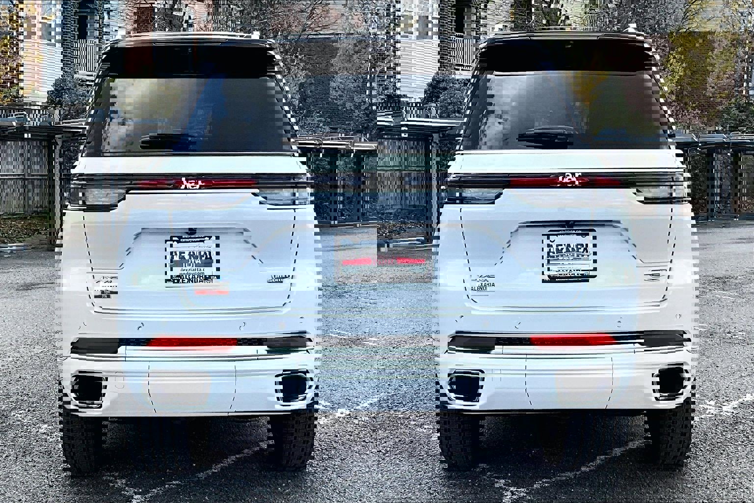 Used 2023 Jeep Grand Cherokee Summit image 4