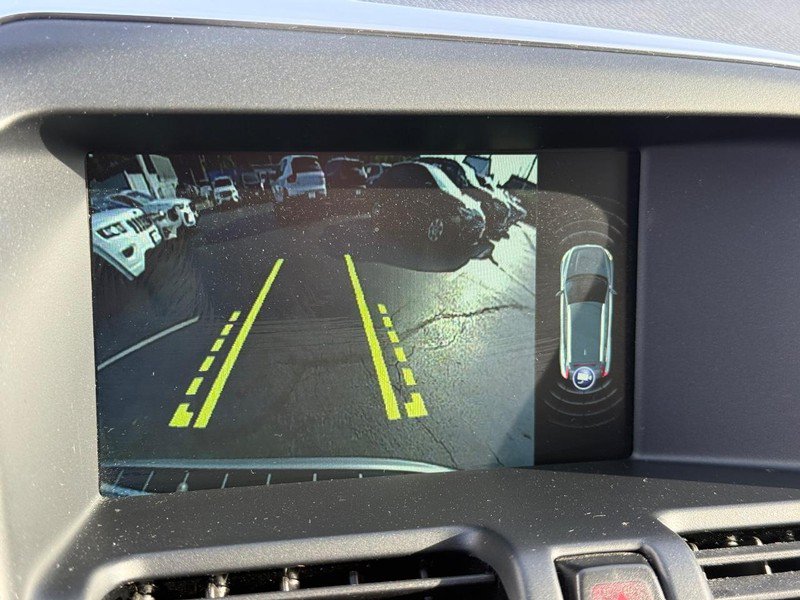 Used 2016 Volvo XC60 T5 Premier w/ Proximity Package FWD image 24