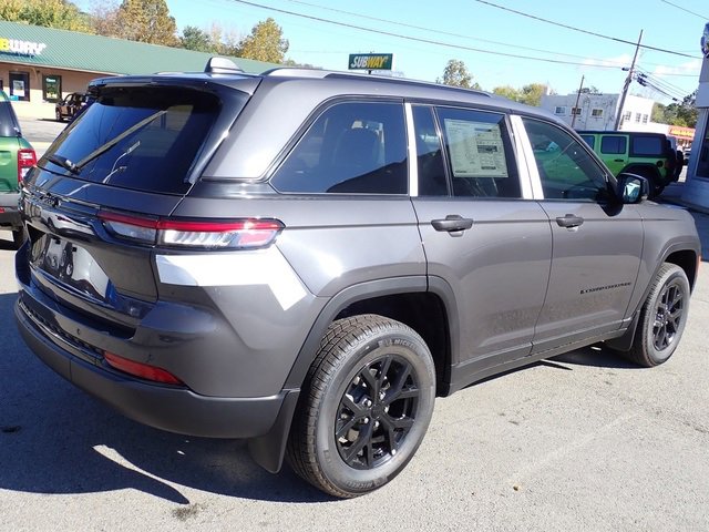 New 2025 Jeep Grand Cherokee Altitude image 7