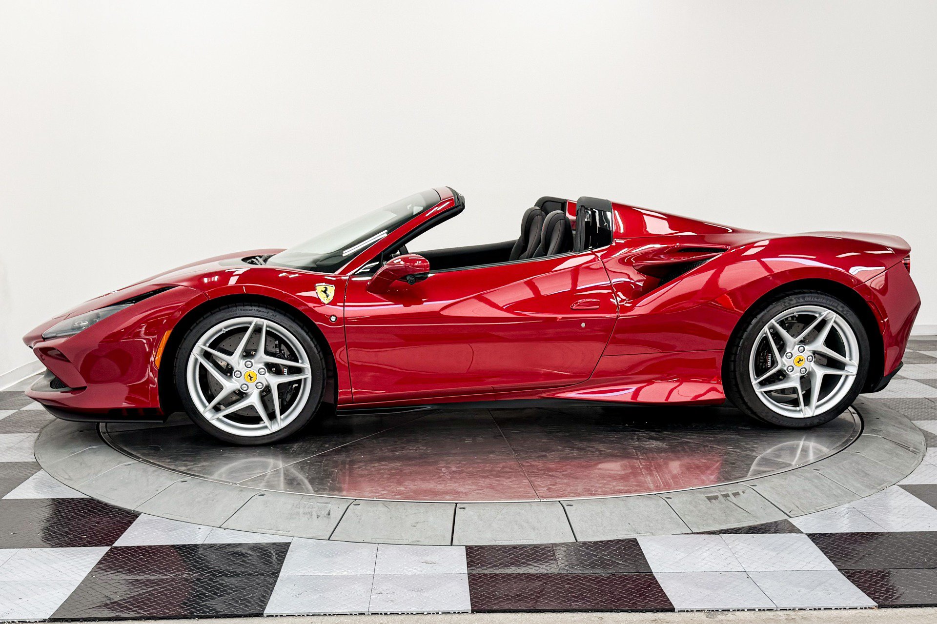 Used 2023 Ferrari F8 Tributo RWD image 6