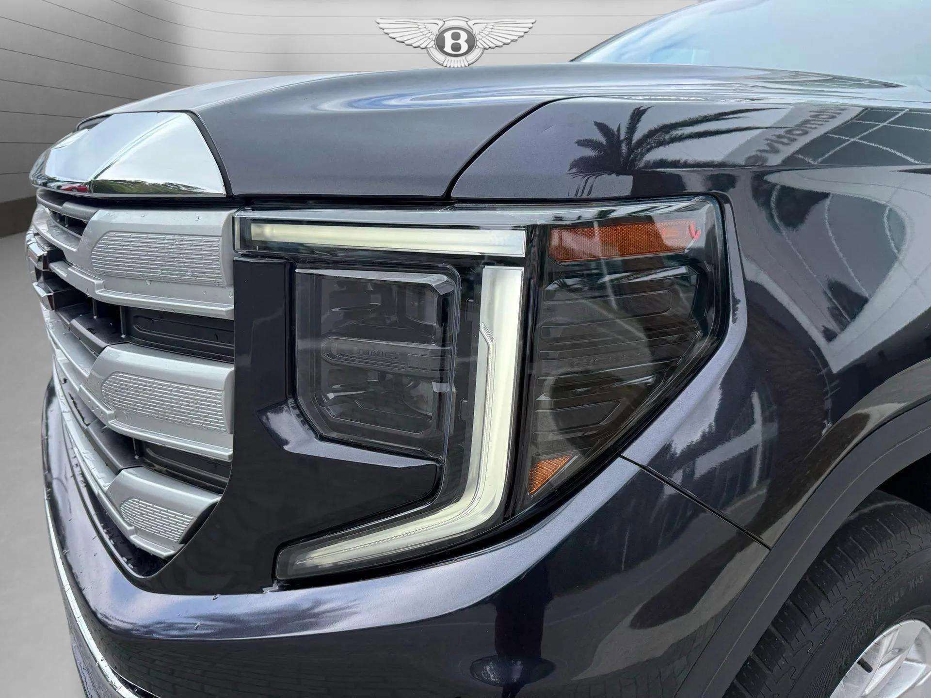Used 2022 GMC Sierra 1500 SLE image 18
