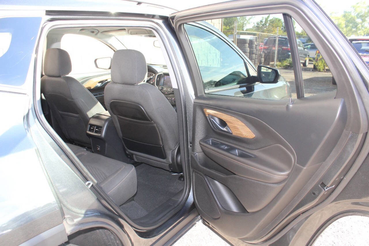 Used 2020 GMC Terrain SLE w/ Driver Convenience Package image 17