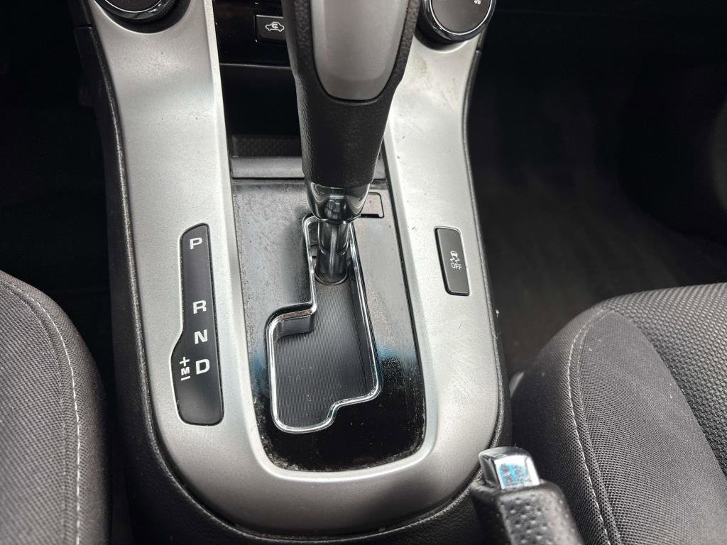 Used 2015 Chevrolet Cruze LT image 22