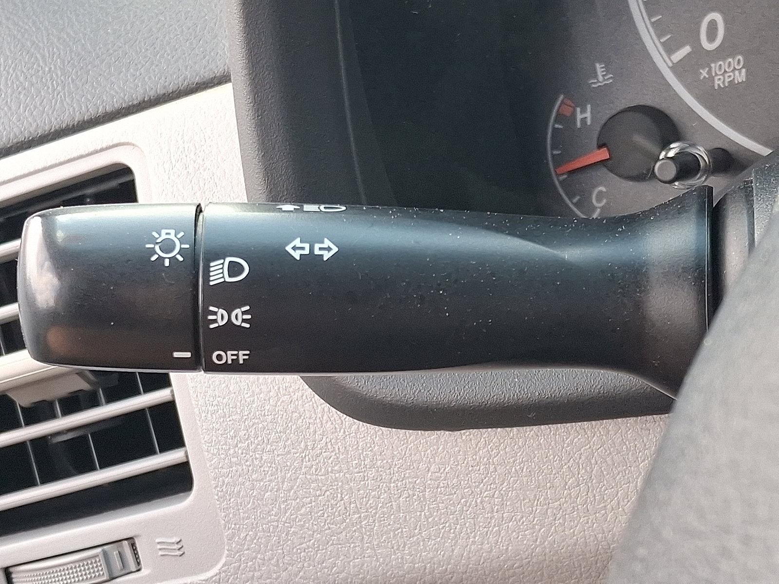 Used 2013 Toyota Corolla L FWD image 22