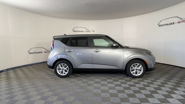 Certified 2025 Kia Soul LX w/ LX Technology Package FWD image 10