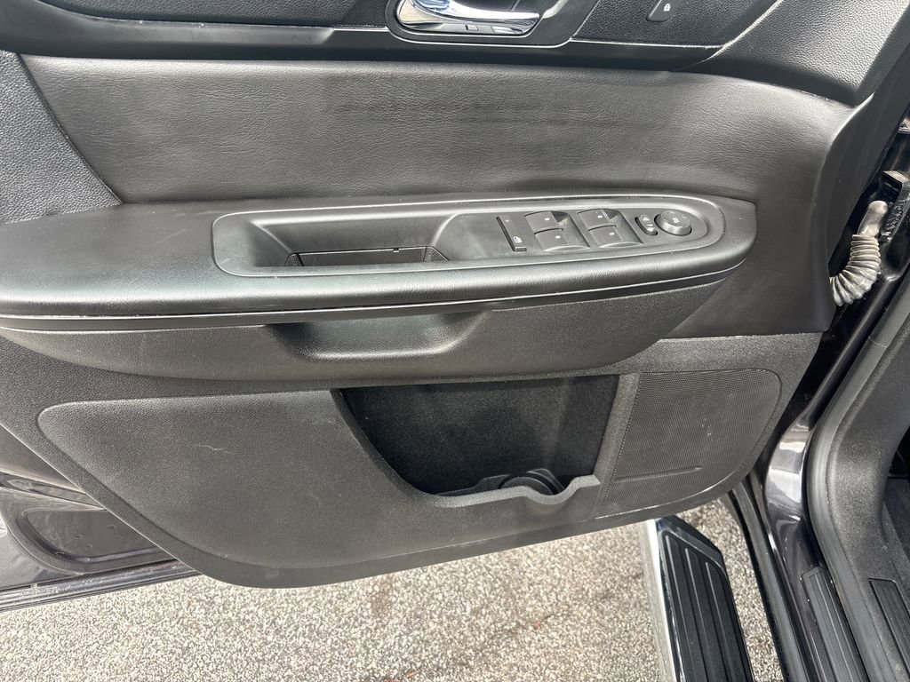 Used 2016 GMC Acadia SLE image 14