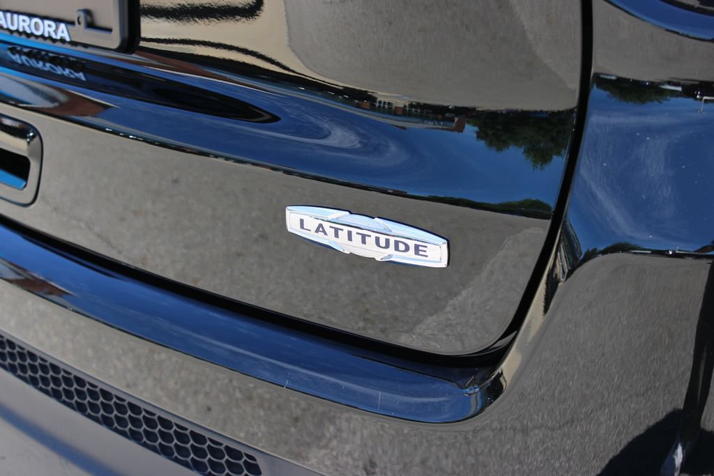 Used 2025 Jeep Compass Latitude AWD/4WD image 27