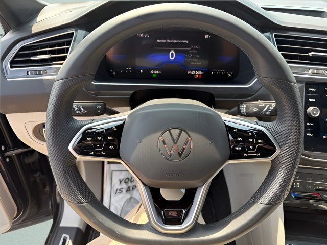 Certified 2024 Volkswagen Tiguan SE R-Line AWD/4WD image 10