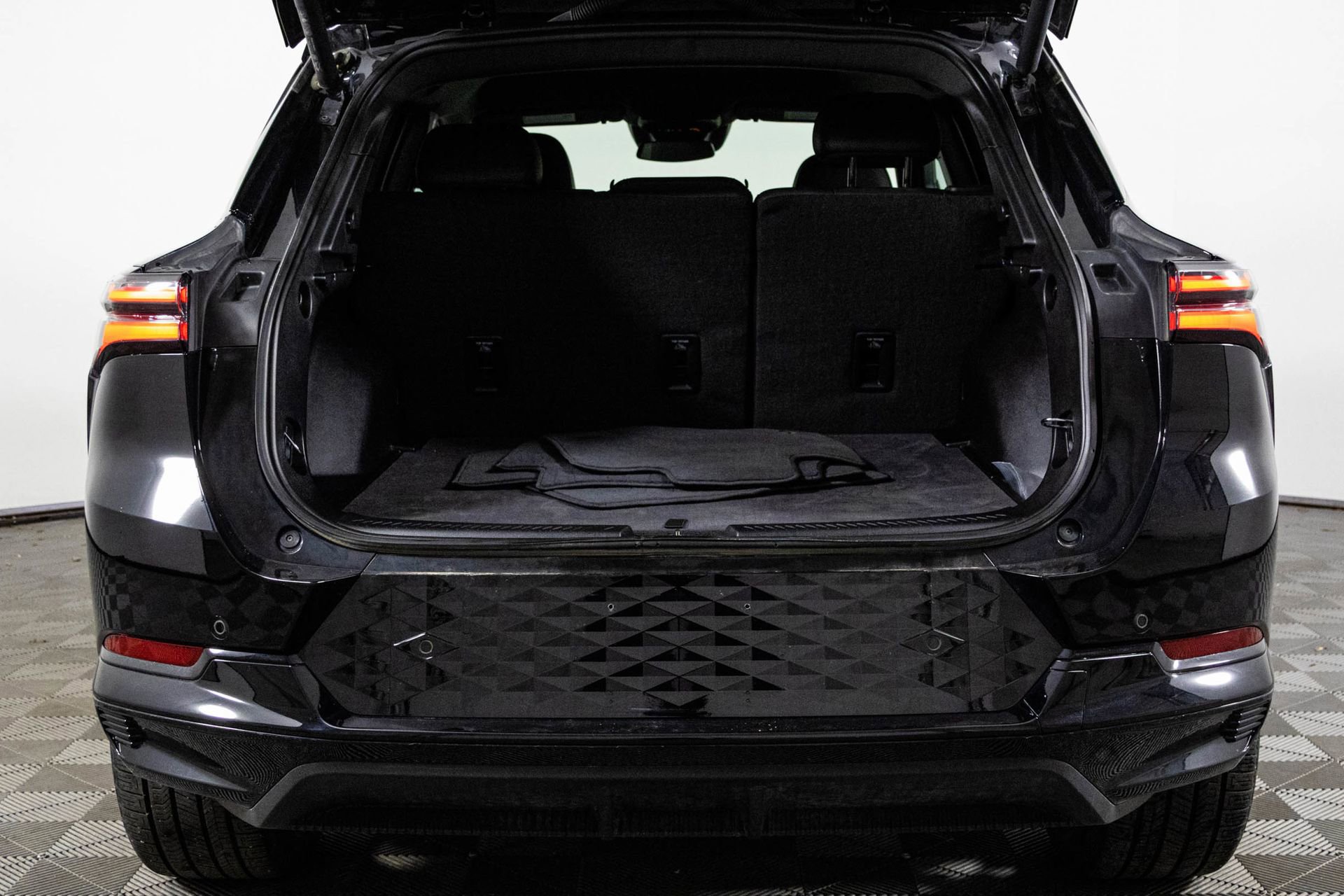 Certified 2024 Chevrolet Equinox EV RS image 35
