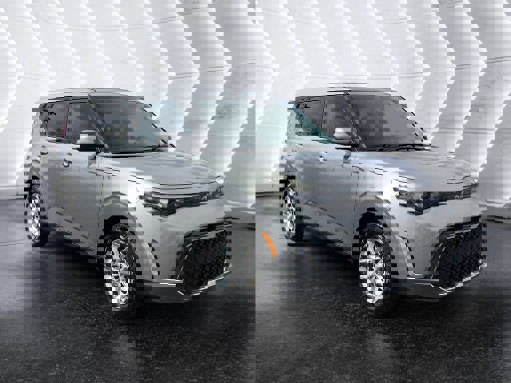 Used 2024 Kia Soul LX w/ Option Group 015 FWD image 1