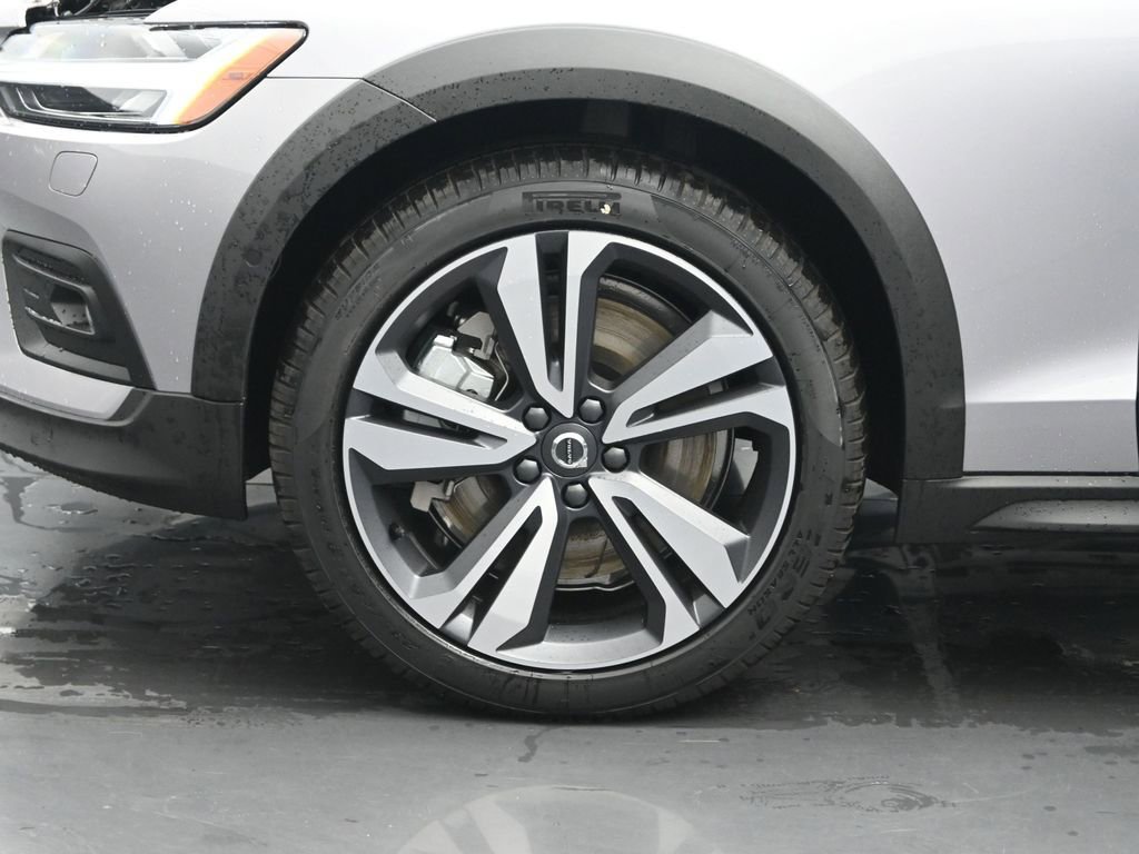 New 2026 Volvo V60 B5 Cross Country Plus w/ Climate Package image 29