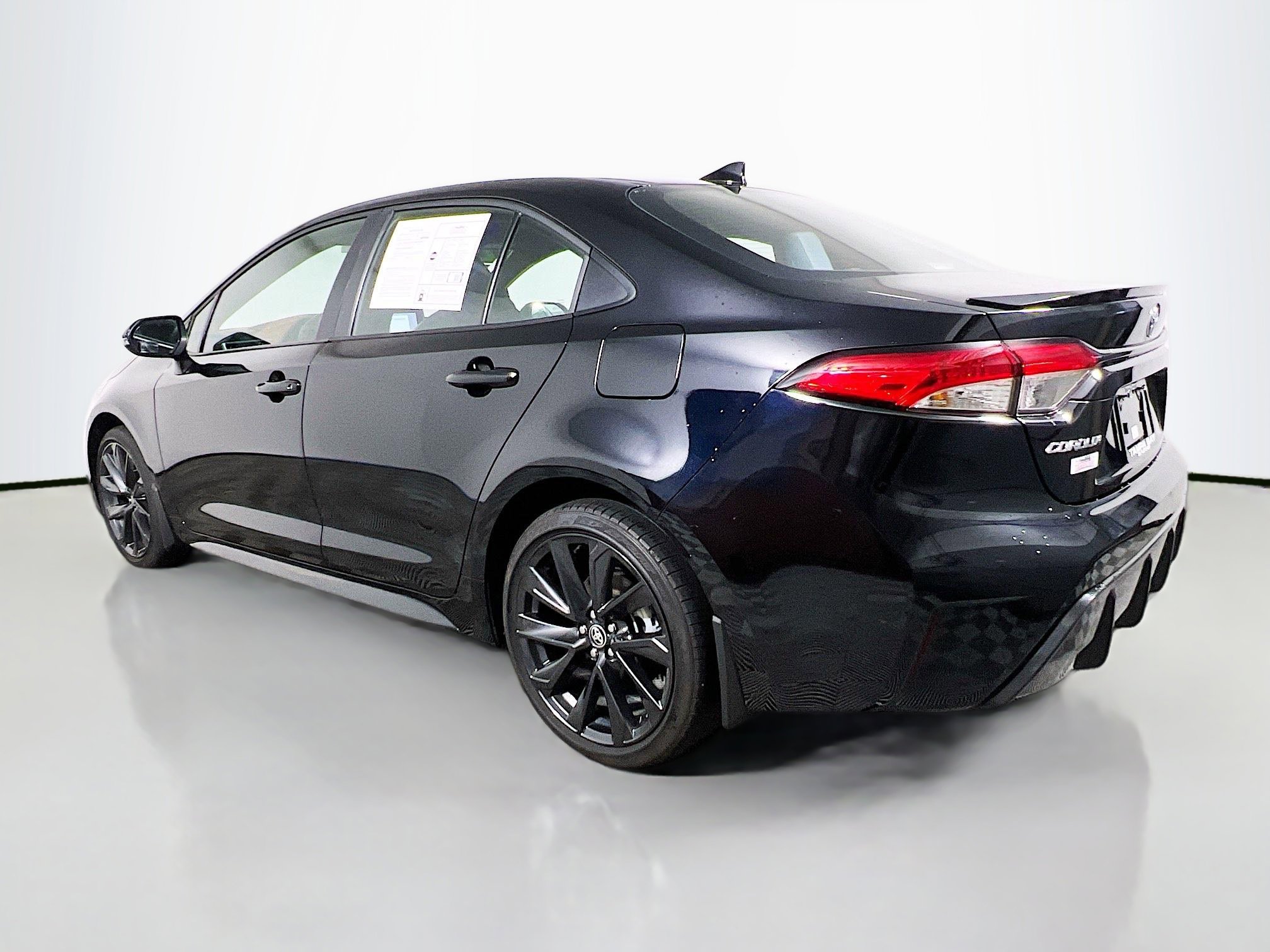 Used 2025 Toyota Corolla SE image 8