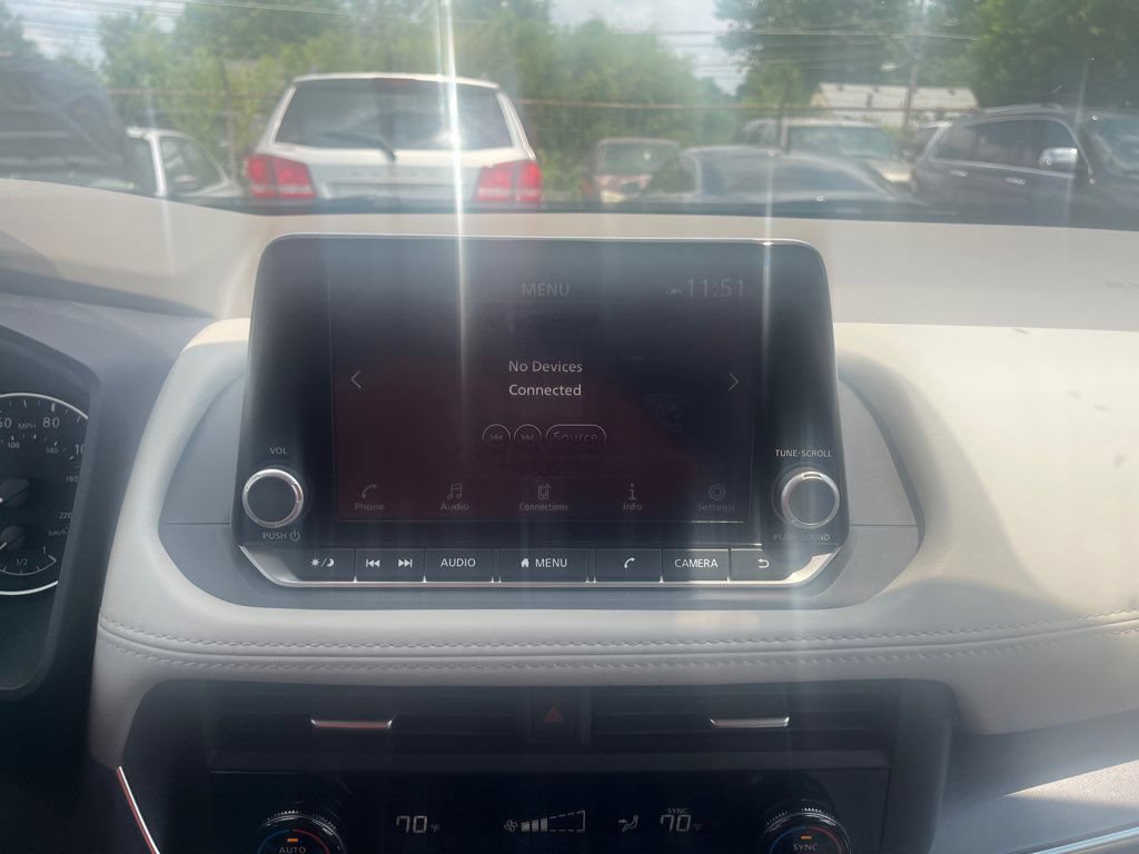 Used 2023 Nissan Rogue SV AWD/4WD image 17