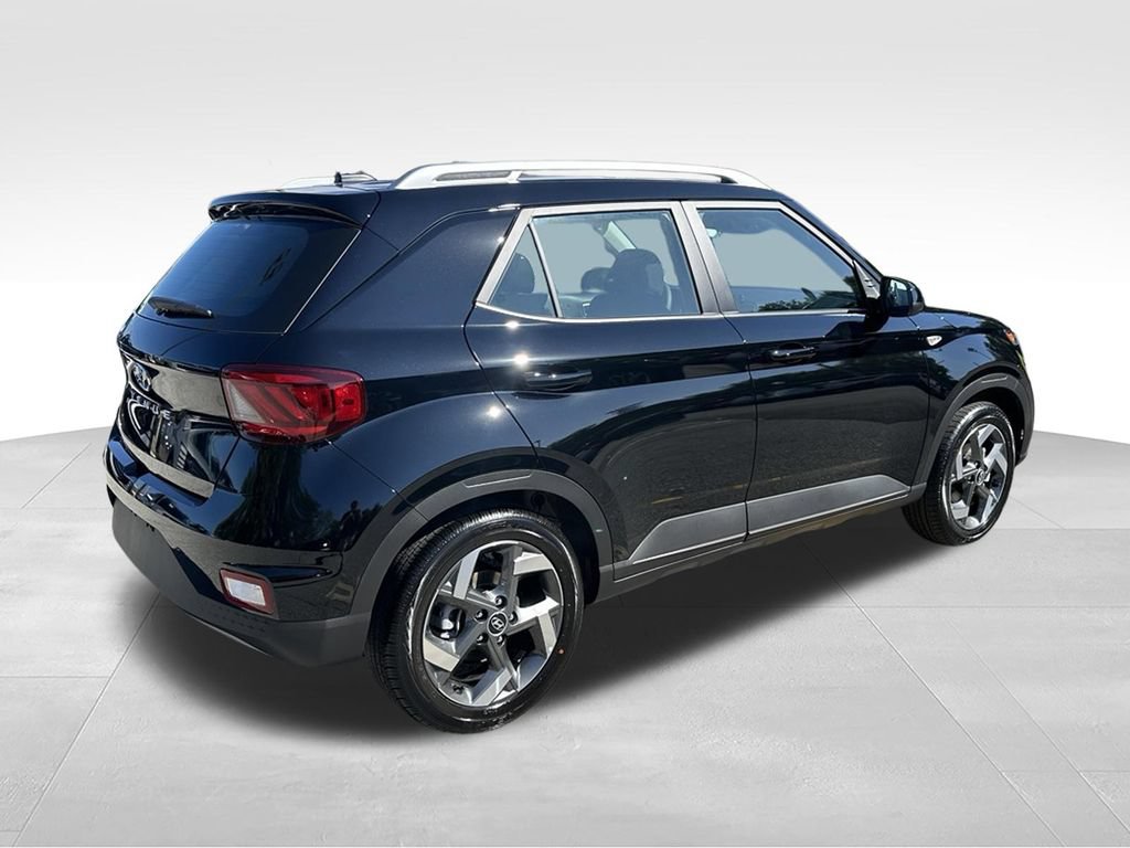 New 2026 Hyundai Venue SEL FWD image 7
