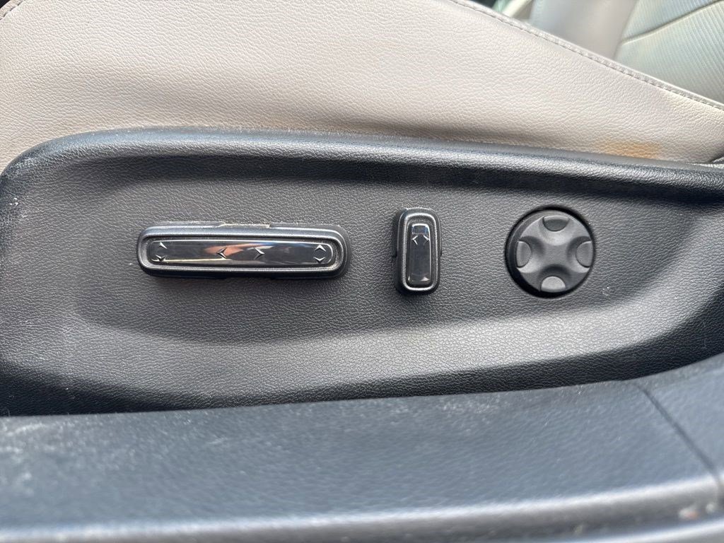 Used 2018 Honda Accord Touring image 13