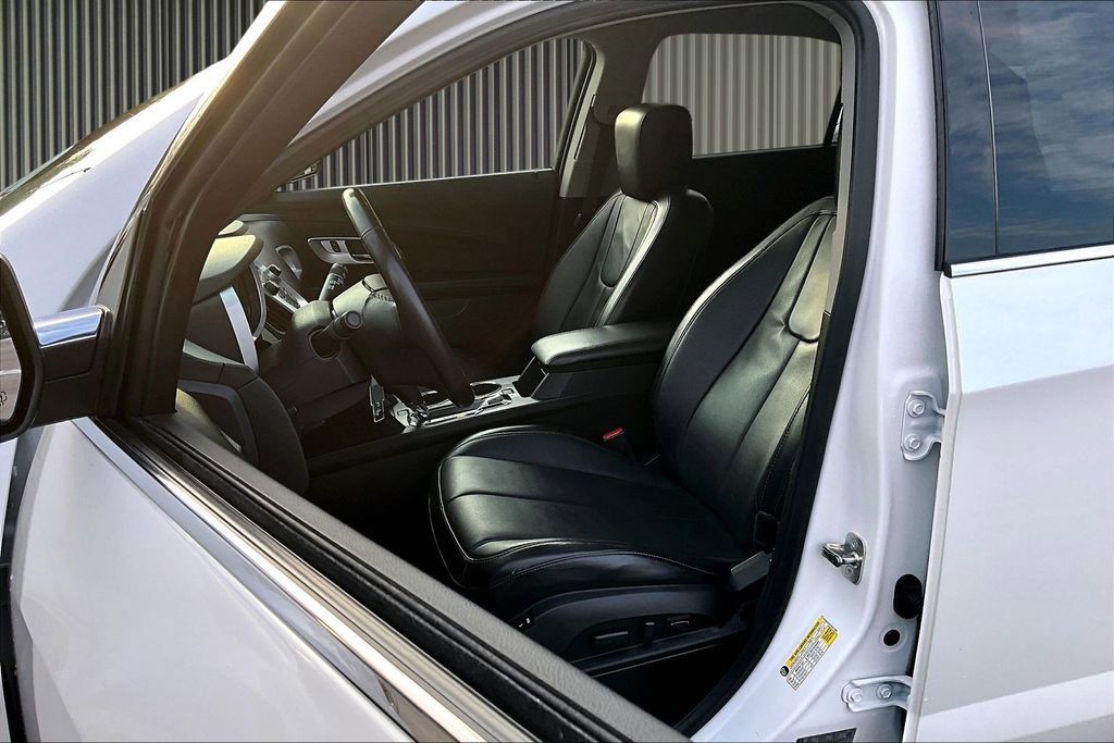 Used 2017 Chevrolet Equinox Premier w/ Enhanced Convenience Package image 26