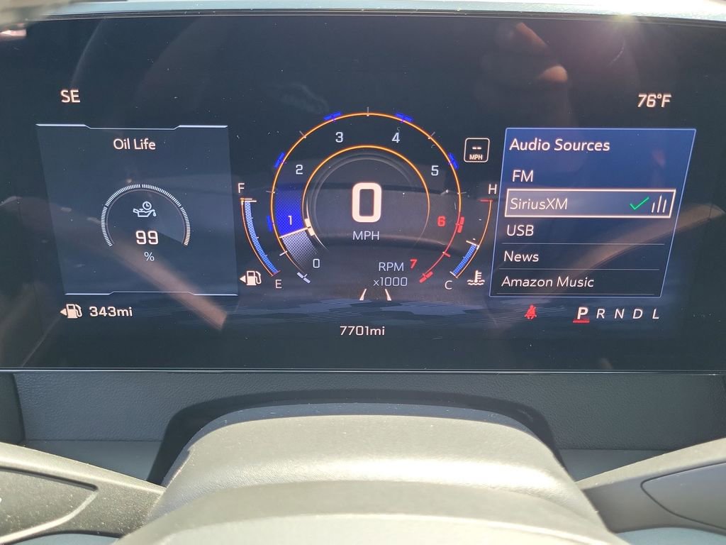 Used 2026 Chevrolet Traverse LT FWD image 12