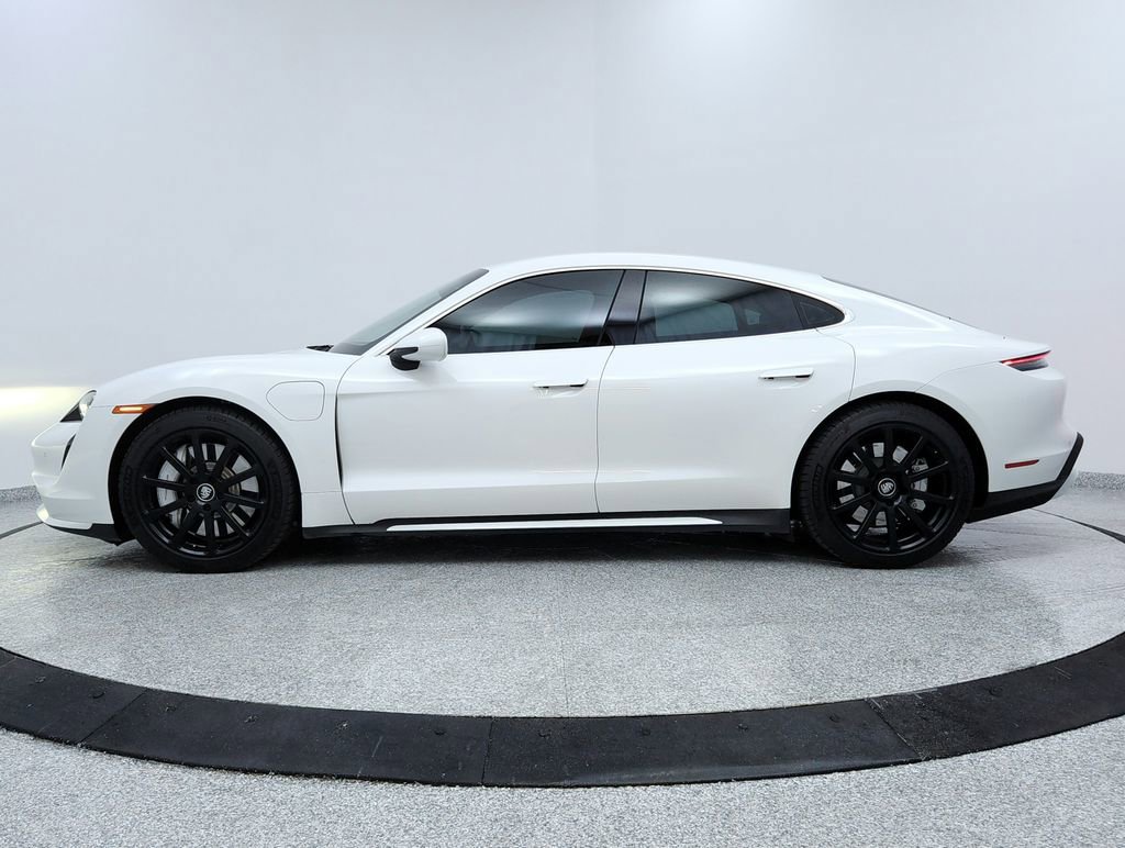 Used 2021 Porsche Taycan Turbo image 2