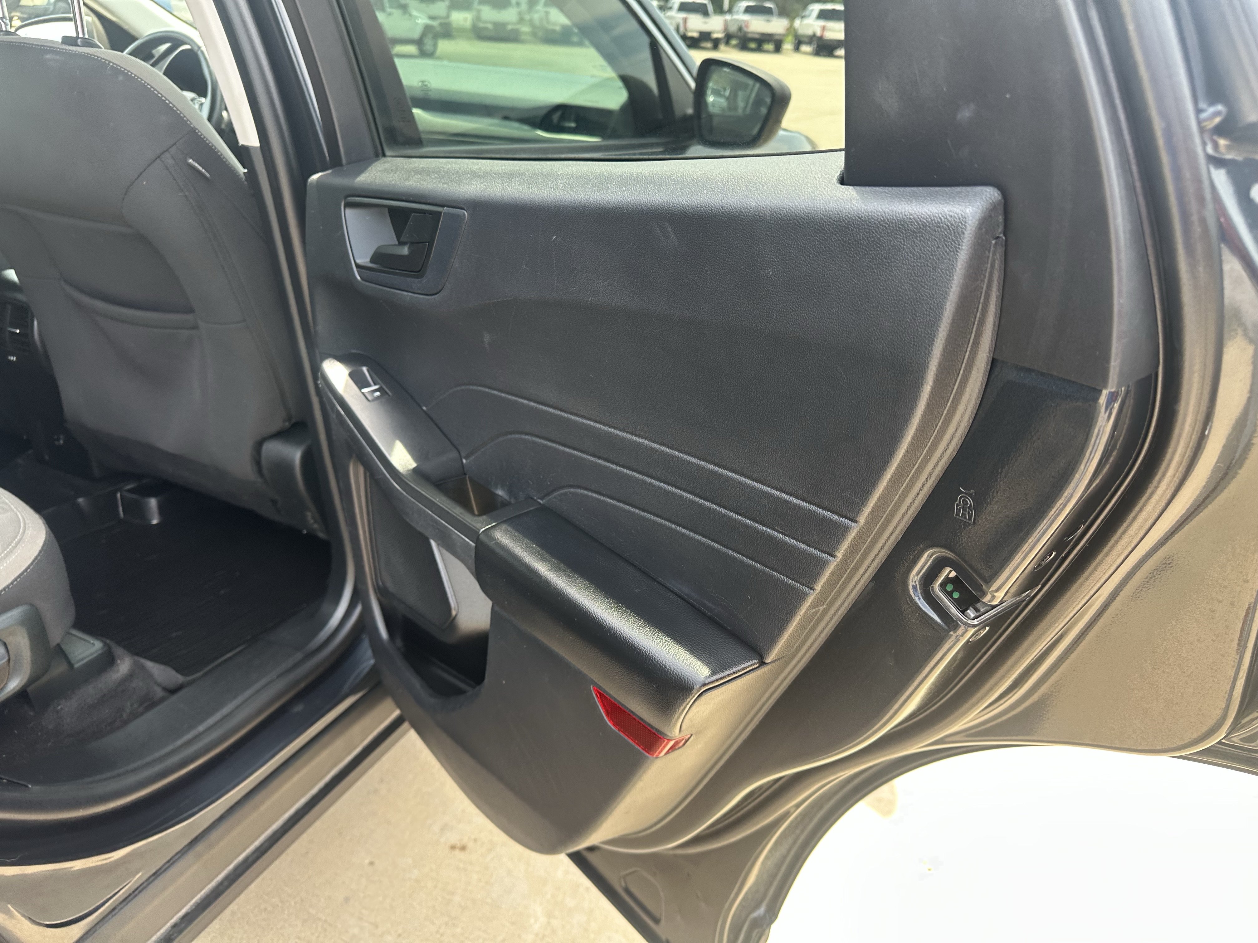 Used 2022 Ford Escape SE w/ Convenience Package FWD image 11