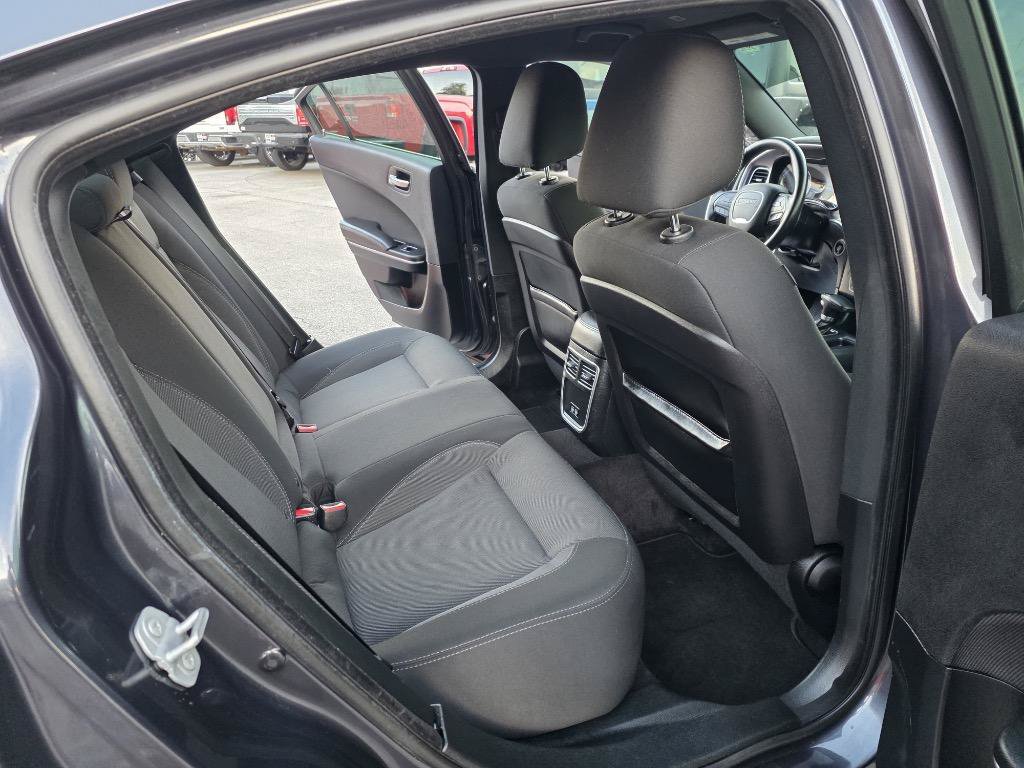 Used 2018 Dodge Charger SXT RWD image 21
