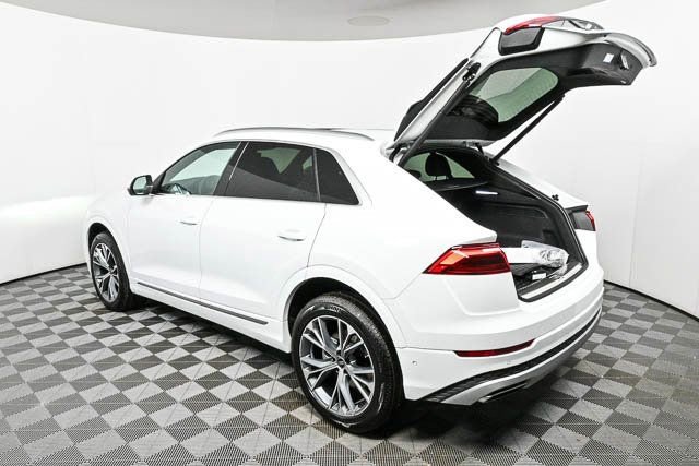 Used 2025 Audi Q8 Premium AWD/4WD image 27