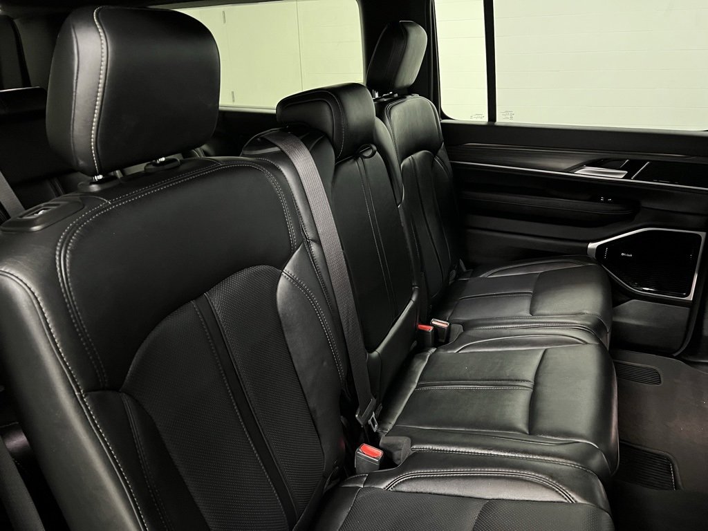 Used 2023 Jeep Wagoneer L Series III w/ Premium Group I image 64