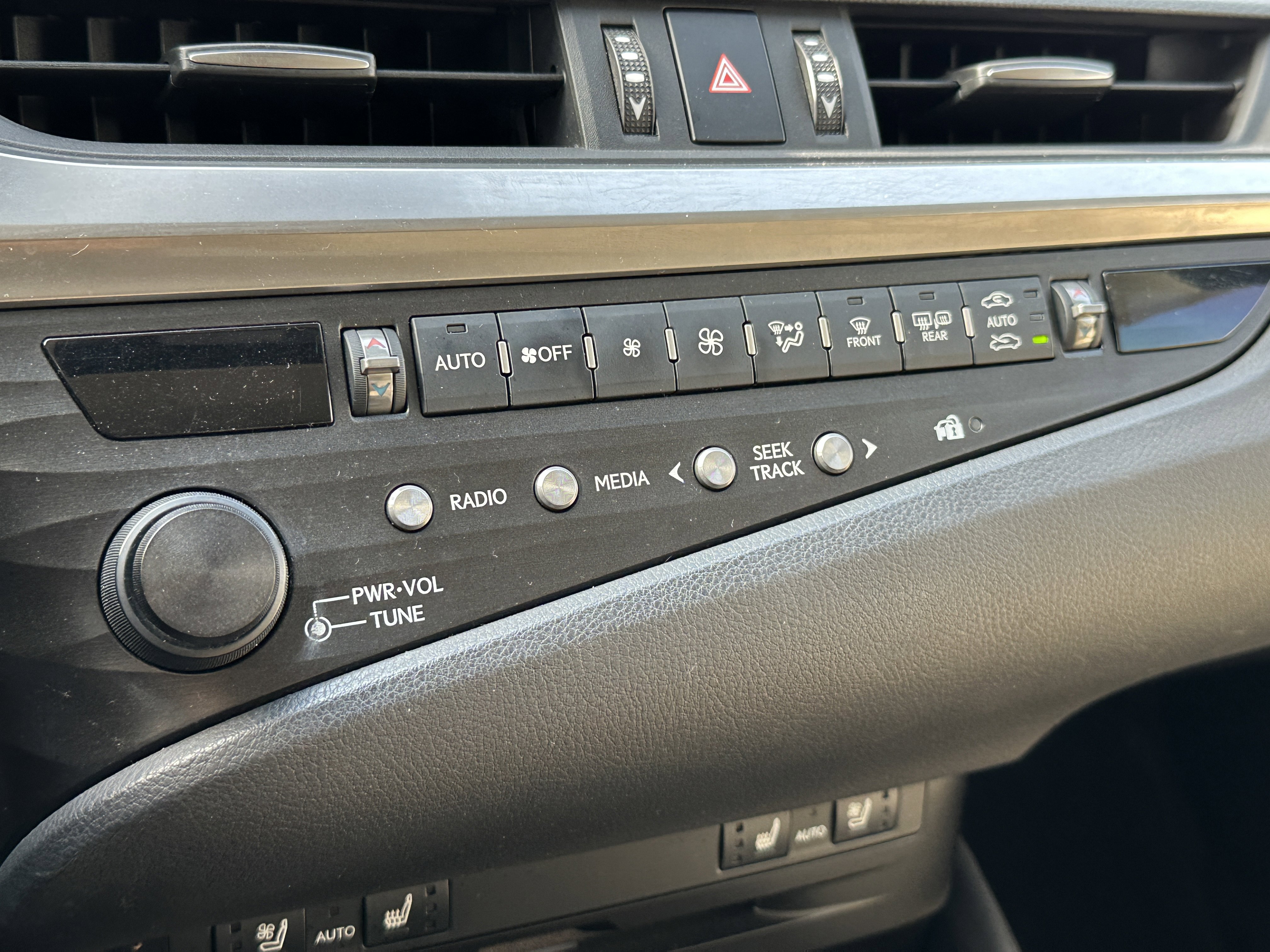 Used 2020 Lexus ES 350 w/ Premium Package image 32