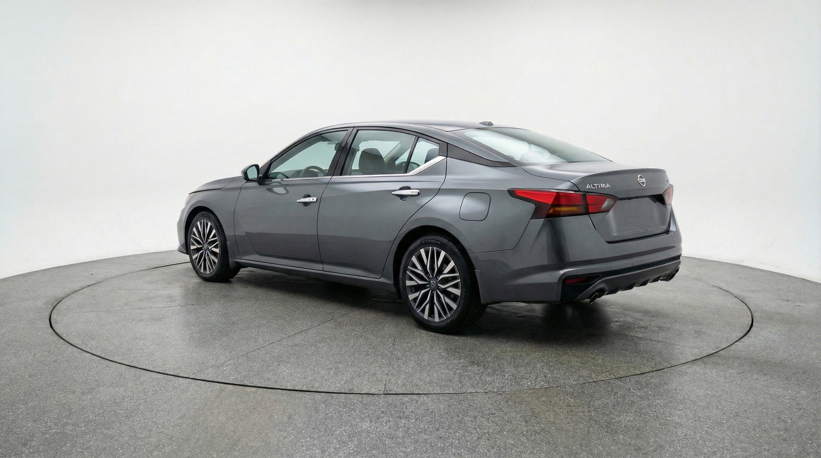 Used 2025 Nissan Altima 2.5 SV image 6