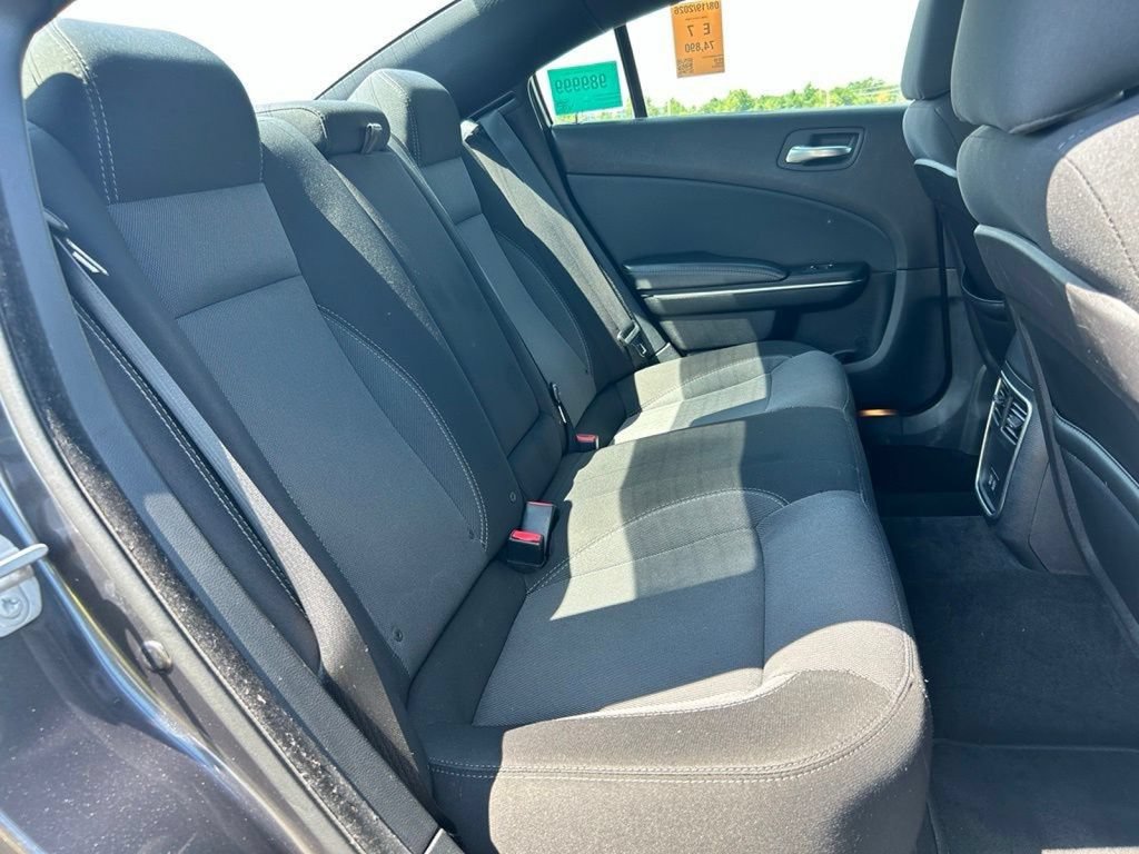 Used 2016 Dodge Charger SE RWD image 15