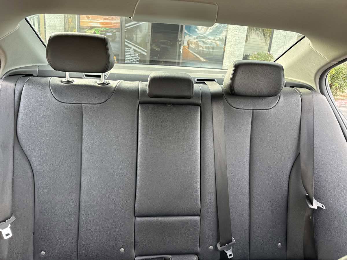 Used 2018 BMW 320i Sedan image 22