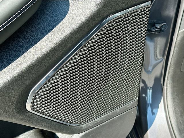 New 2025 Jeep Grand Cherokee Overland w/ Luxury Tech Group IV AWD/4WD image 18