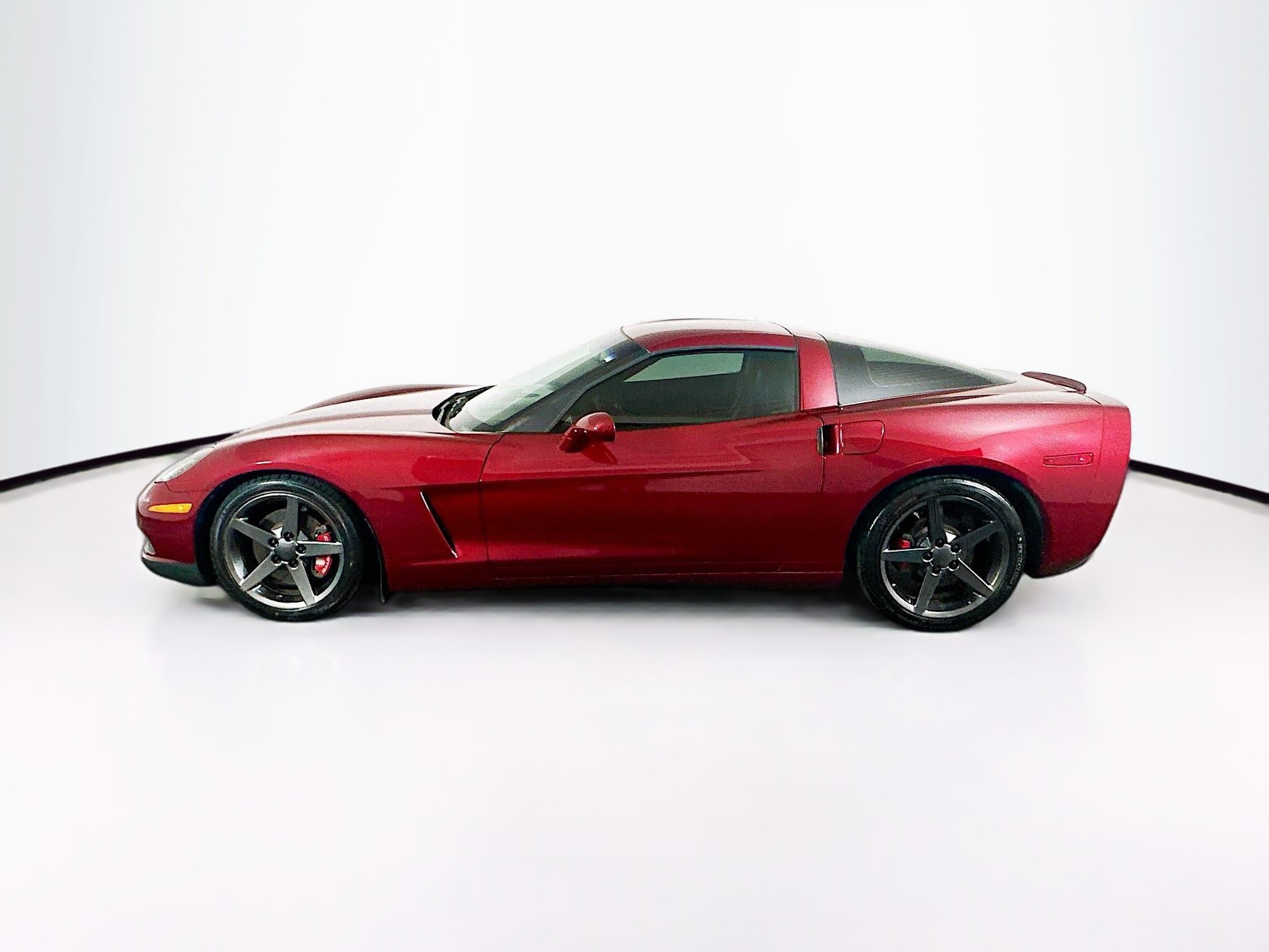 Used 2005 Chevrolet Corvette Coupe w/ Preferred Equipment Group RWD image 4