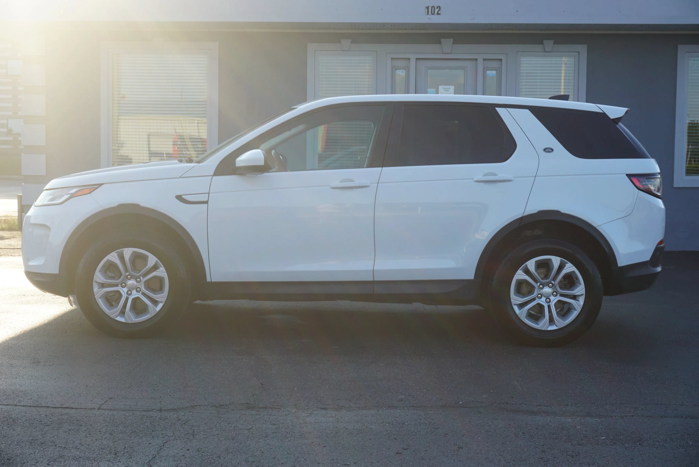 Used 2020 Land Rover Discovery Sport AWD/4WD image 8