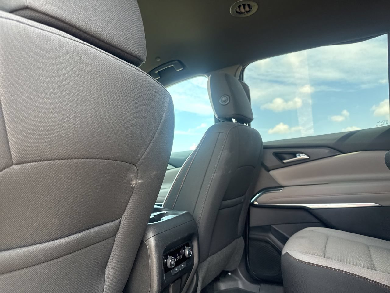 Used 2026 Chevrolet Traverse LT w/ Driver Confidence Package FWD image 38